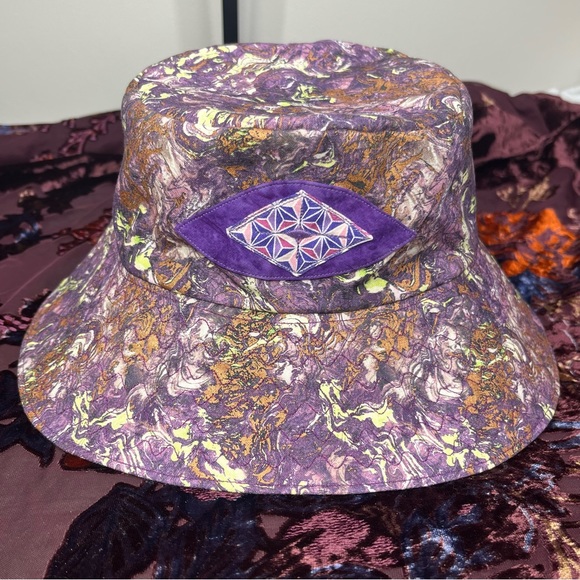 👁patchwork bucket hat👁 - Picture 2 of 9